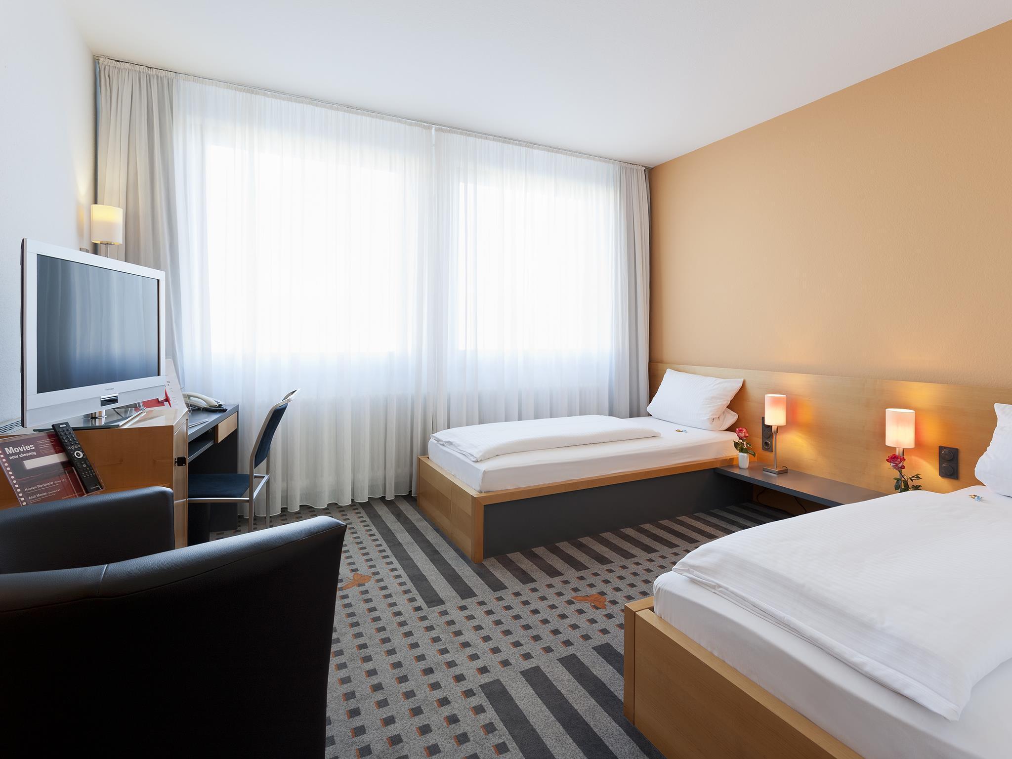 Best Western Hotel Am Europaplatz Königsbrunn Kültér fotó